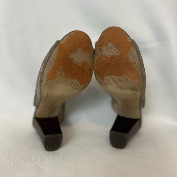 Tahari Size 7 1/2M Suede Taupe Perforated Open Toe Heeled Shoes - Picture 14 of 16